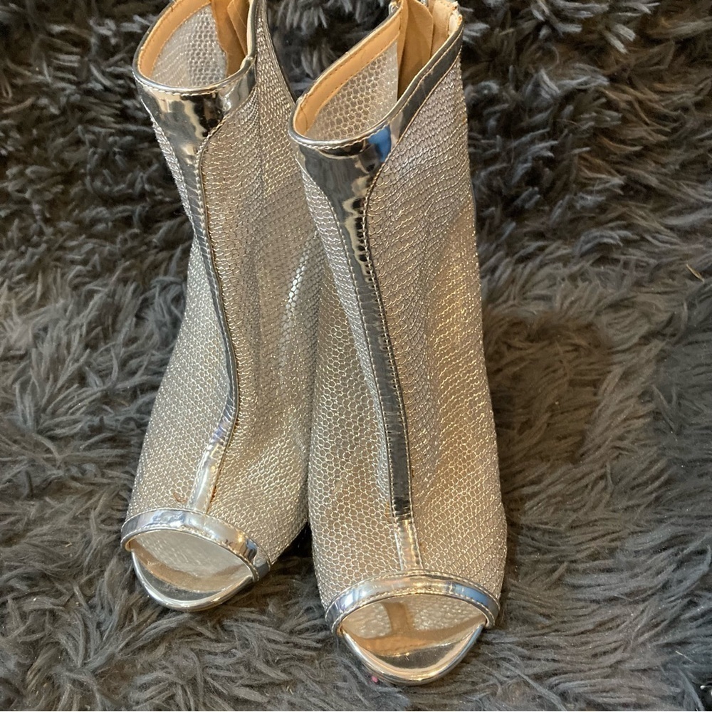 Ladies Silver Mesh High Heel Bootie - Picture 7 of 7